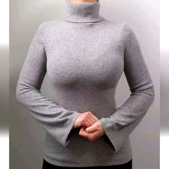 Saks Fifth Avenue Women's Gray 100% Cashmere Flare Sleeve Turtleneck Sweater! XS - Picture 1 of 6